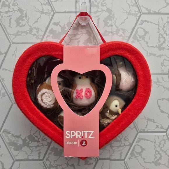 NWT Featherly Friends" Chocolate Box 2025 Valentine's Day Decorative Birds lot - Picture 2 of 7